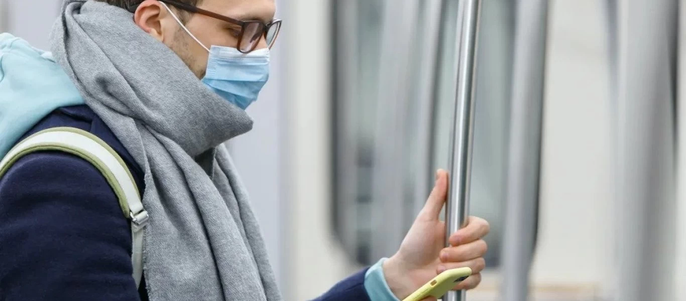 Γαλλία - Η κορωνοφοβία καλά κρατεί: Ψήφισαν υπέρ εφαρμογής για να εντοπίζουν τους φορείς κορωνοϊού